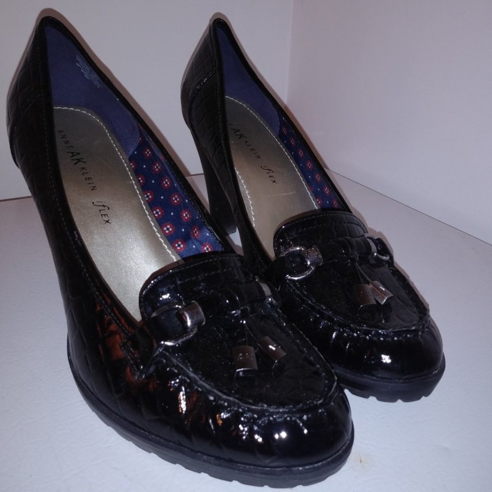 Anne Klein Black Alligator Loafer Style Heels